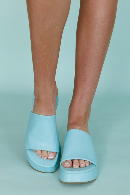 THERAPY Cindy Sandal Seafoam